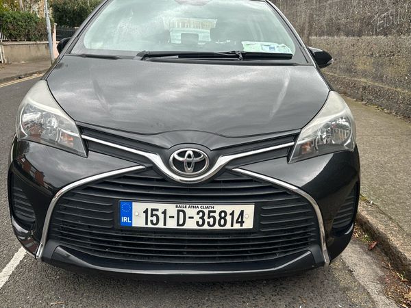 Toyota Yaris Hatchback, Petrol, 2015, Black