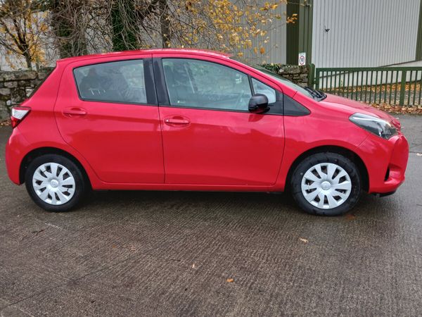 Toyota Yaris Hatchback, Petrol, 2018, Red