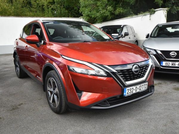 Nissan Qashqai MPV, Petrol, 2023, Red