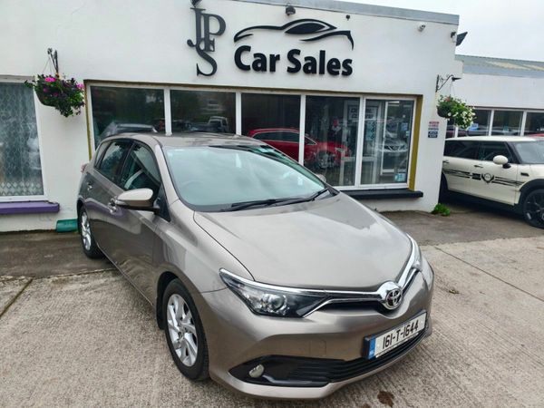Toyota Auris Hatchback, Diesel, 2016, Gold