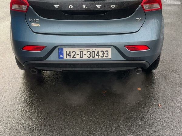 Volvo V40 Hatchback, Petrol, 2014, Blue