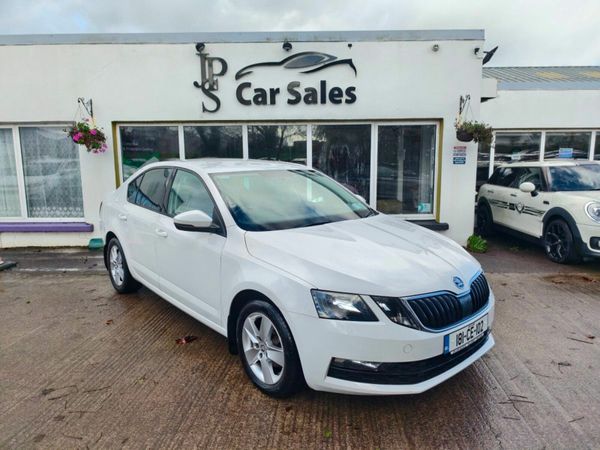 Skoda Octavia Saloon, Diesel, 2018, White