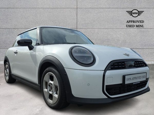 Mini Cooper Hatchback, Petrol, 2025, White
