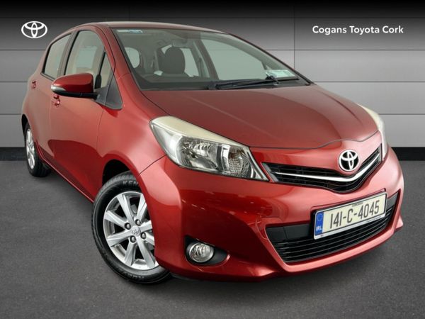 Toyota Yaris Hatchback, Petrol, 2014, Red