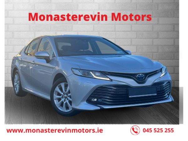 Toyota Camry Saloon, Petrol Hybrid, 2021, Grey