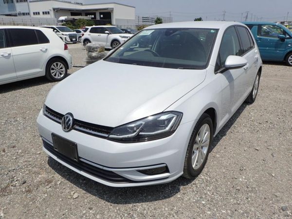 Volkswagen Golf Hatchback, Petrol, 2017, White