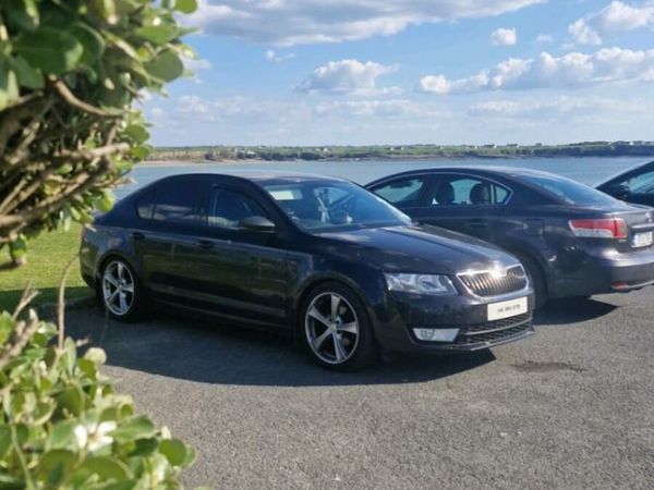 Skoda Octavia Saloon, Diesel, 2014, Black