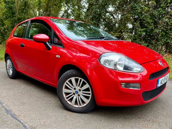 Fiat Punto Hatchback, Petrol, 2014, Red