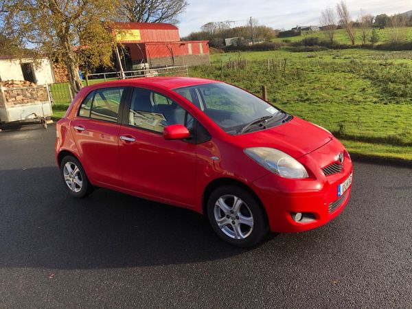 Toyota Yaris Hatchback, Petrol, 2010, Red