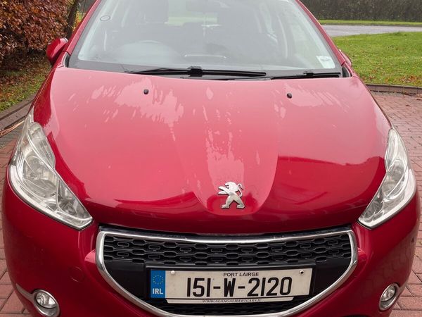Peugeot 208 Hatchback, Diesel, 2015, Red