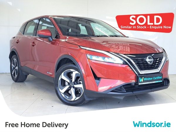 Nissan Qashqai Crossover, Petrol Hybrid, 2024, Red