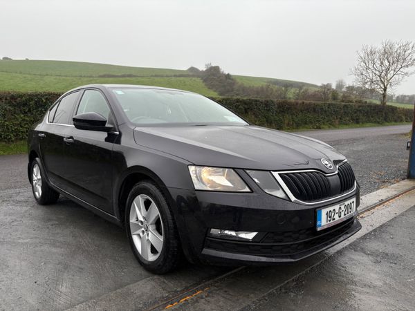Skoda Octavia Hatchback, Diesel, 2019, Black