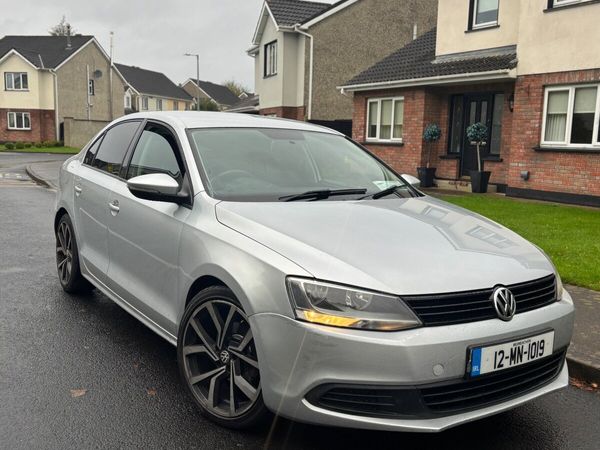 Volkswagen Jetta Saloon, Diesel, 2012, Silver