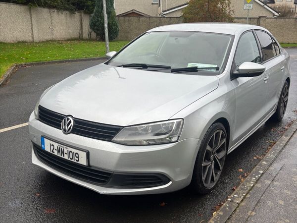 Volkswagen Jetta Saloon, Diesel, 2012, Silver