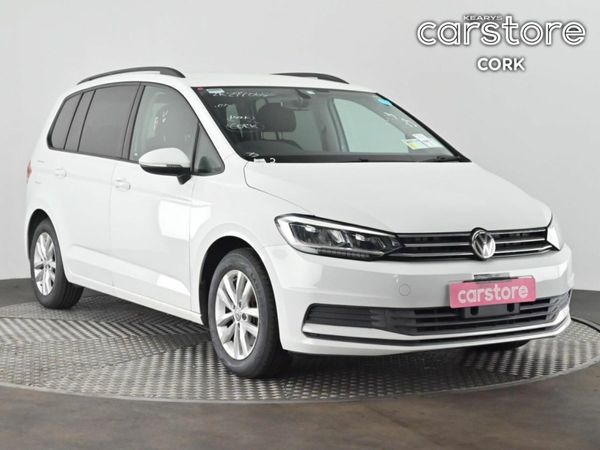 Volkswagen Touran MPV, Petrol, 2016, White