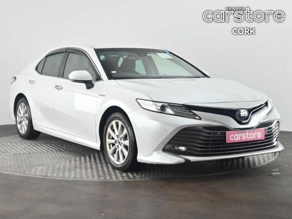 Toyota Camry Saloon, Petrol Hybrid, 2018, White
