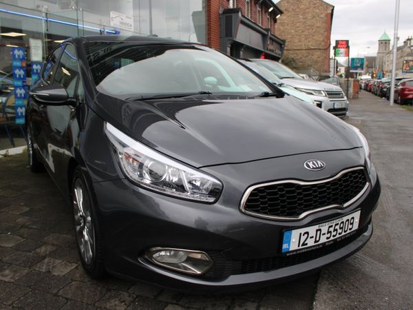 Kia Ceed Hatchback, Petrol, 2012, Silver