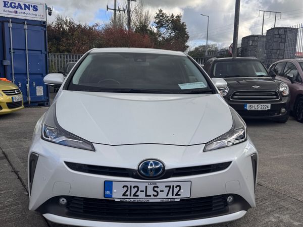 Toyota Prius Hatchback, Petrol Hybrid, 2021, White