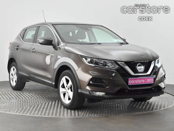 Nissan Qashqai SUV, Petrol, 2017, Gold