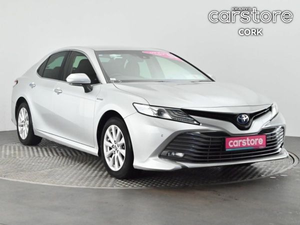 Toyota Camry Saloon, Petrol Hybrid, 2020, Silver