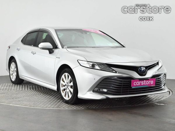 Toyota Camry Saloon, Petrol Hybrid, 2019, Silver