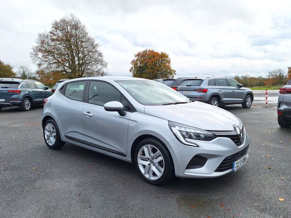 Renault Clio Hatchback, Petrol, 2022, Grey