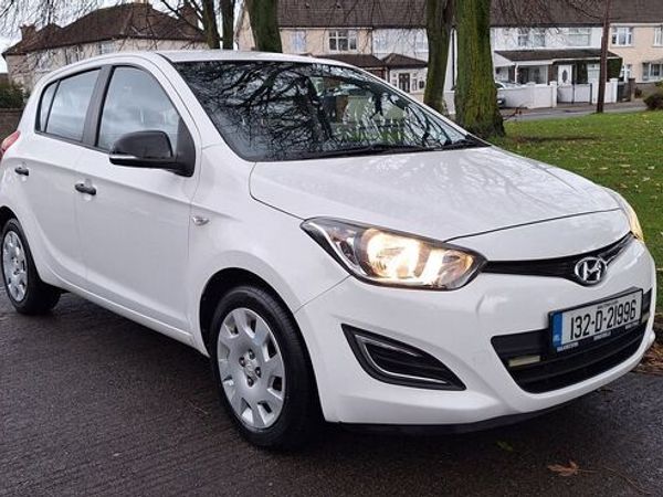 Hyundai i20 Hatchback, Petrol, 2013, White