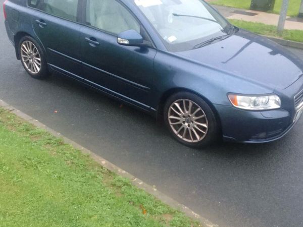 Volvo S40 Saloon, Diesel, 2011, Blue