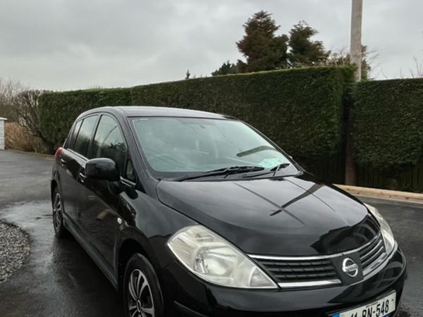 Nissan Tiida Hatchback, Diesel, 2011, Black