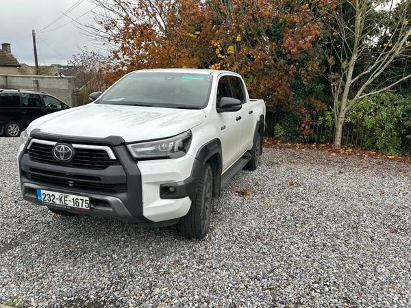 Toyota Hilux Crew Cab, Diesel, 2023, White