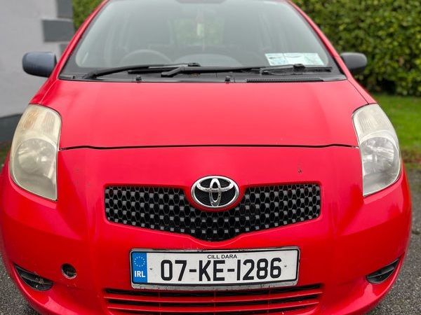 Toyota Yaris Hatchback, Petrol, 2007, Red