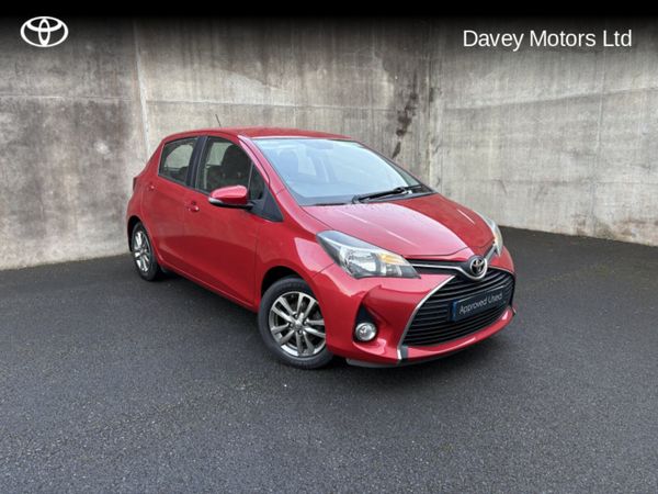 Toyota Yaris Hatchback, Petrol, 2016, Red