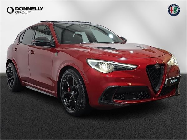 Alfa Romeo Stelvio Estate, Petrol, 2020, Red