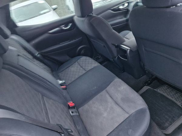 Nissan Qashqai Hatchback, Diesel, 2015, Grey