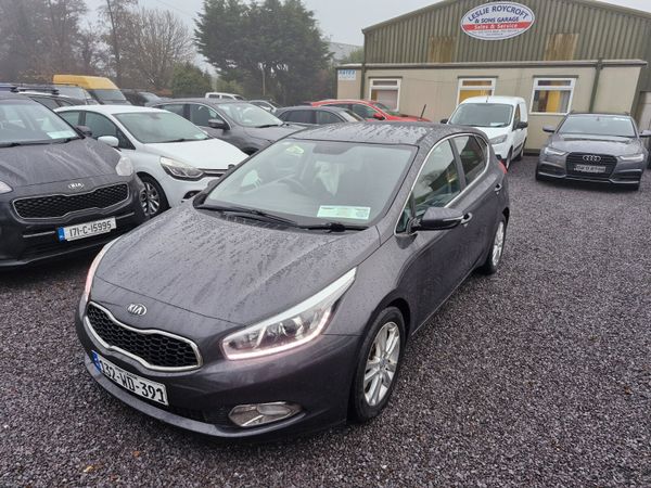 Kia Ceed Hatchback, Diesel, 2013, Silver