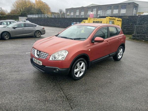 Nissan Qashqai Hatchback, Diesel, 2009, Red