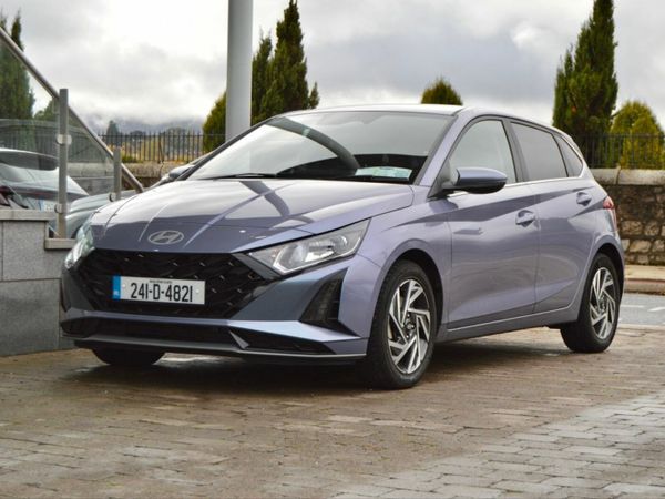 Hyundai i20 Hatchback, Petrol, 2024, Blue