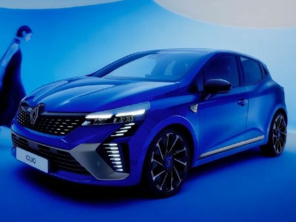 Renault Clio Hatchback, Petrol Hybrid, 2026, 