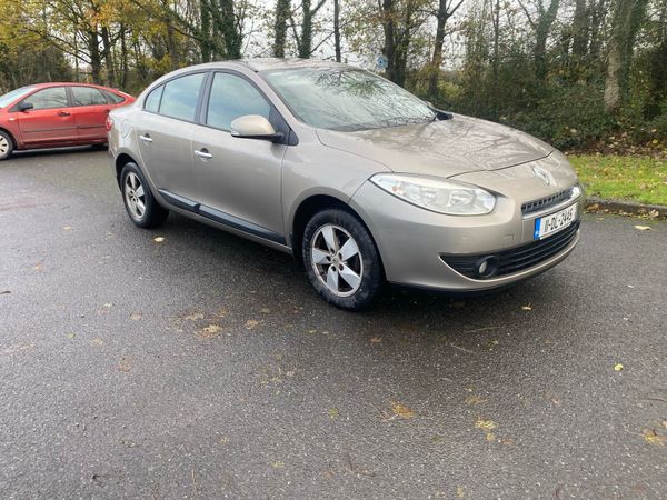 Renault Fluence Saloon, Diesel, 2011, Gold