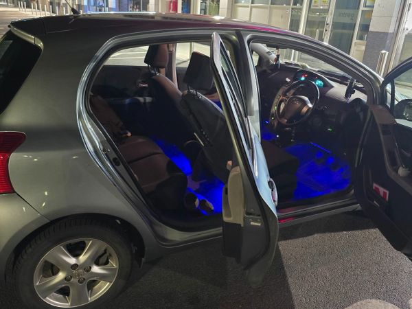 Toyota Yaris Hatchback, Petrol, 2006, Silver