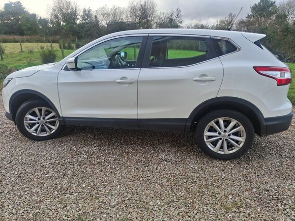 Nissan Qashqai SUV, Diesel, 2017, White