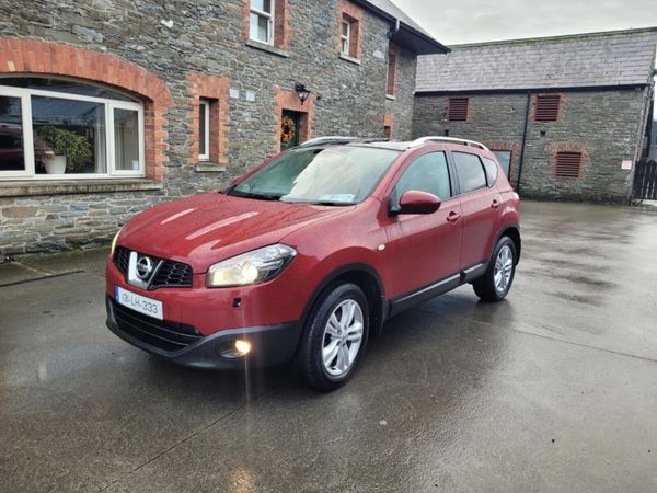 Nissan Qashqai MPV, Diesel, 2013, Red