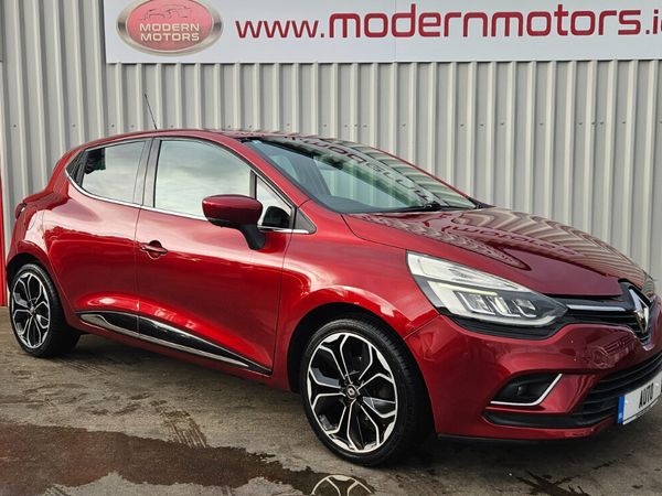 Renault Clio Hatchback, Petrol, 2017, Red