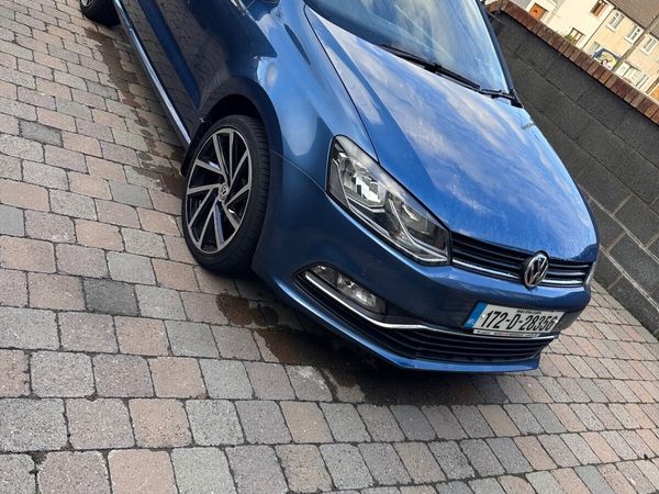 Volkswagen Polo Hatchback, Petrol, 2017, Blue