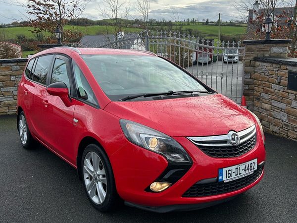 Vauxhall Zafira MPV, Diesel, 2016, Red