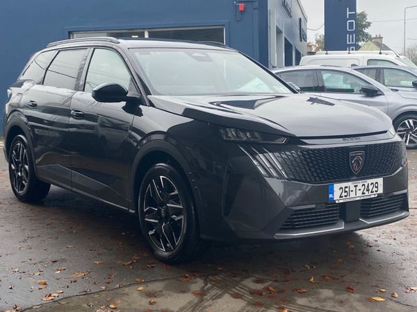 Peugeot 5008 MPV, Petrol, 2025, Grey