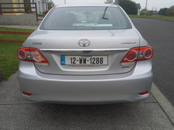 Toyota Corolla Saloon, Diesel, 2012, Silver