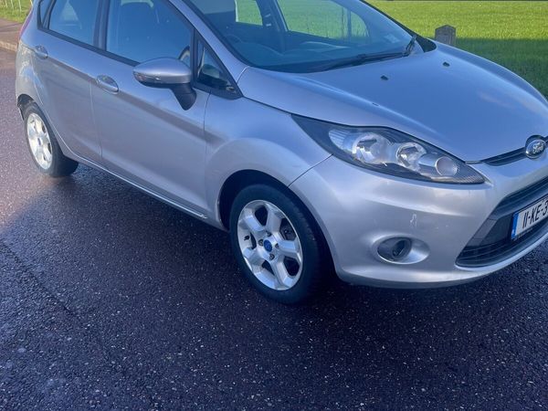 Ford Fiesta Hatchback, Petrol, 2011, Silver