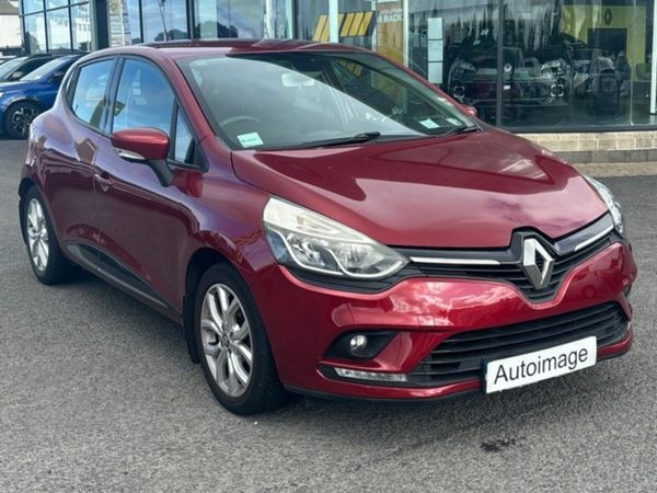 Renault Clio Hatchback, Petrol, 2017, Red