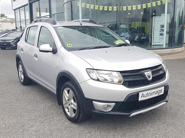 Dacia Sandero Stepway Hatchback, Diesel, 2015, Silver